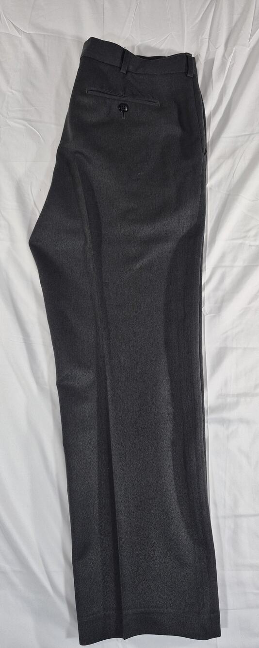 Van Heusen Traveler Mens Charcoal Gray Dress Pants Classic Fit 34x30 Flat Front - Picture 2 of 5